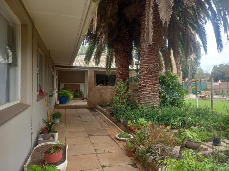8 Bedroom Property for Sale in Joostenbergvlakte Western Cape